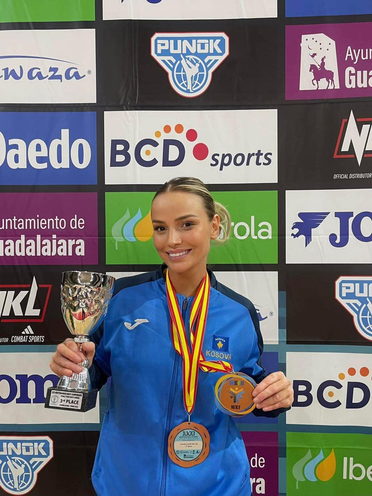 Kryetari Hyseni uron karateisten për fitoren e medaljes së bronztë