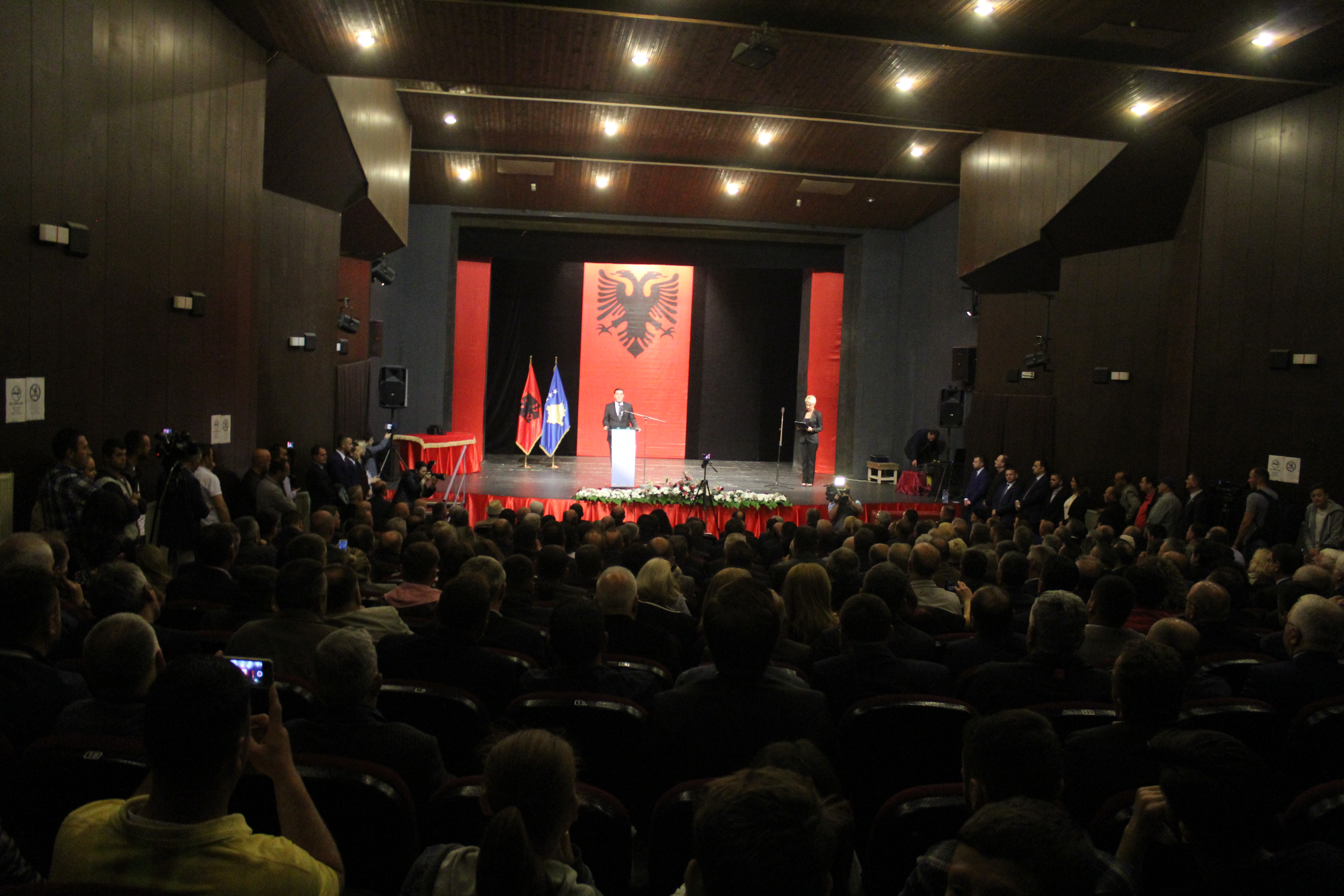bujar-nishani-dekoratat-.JPG