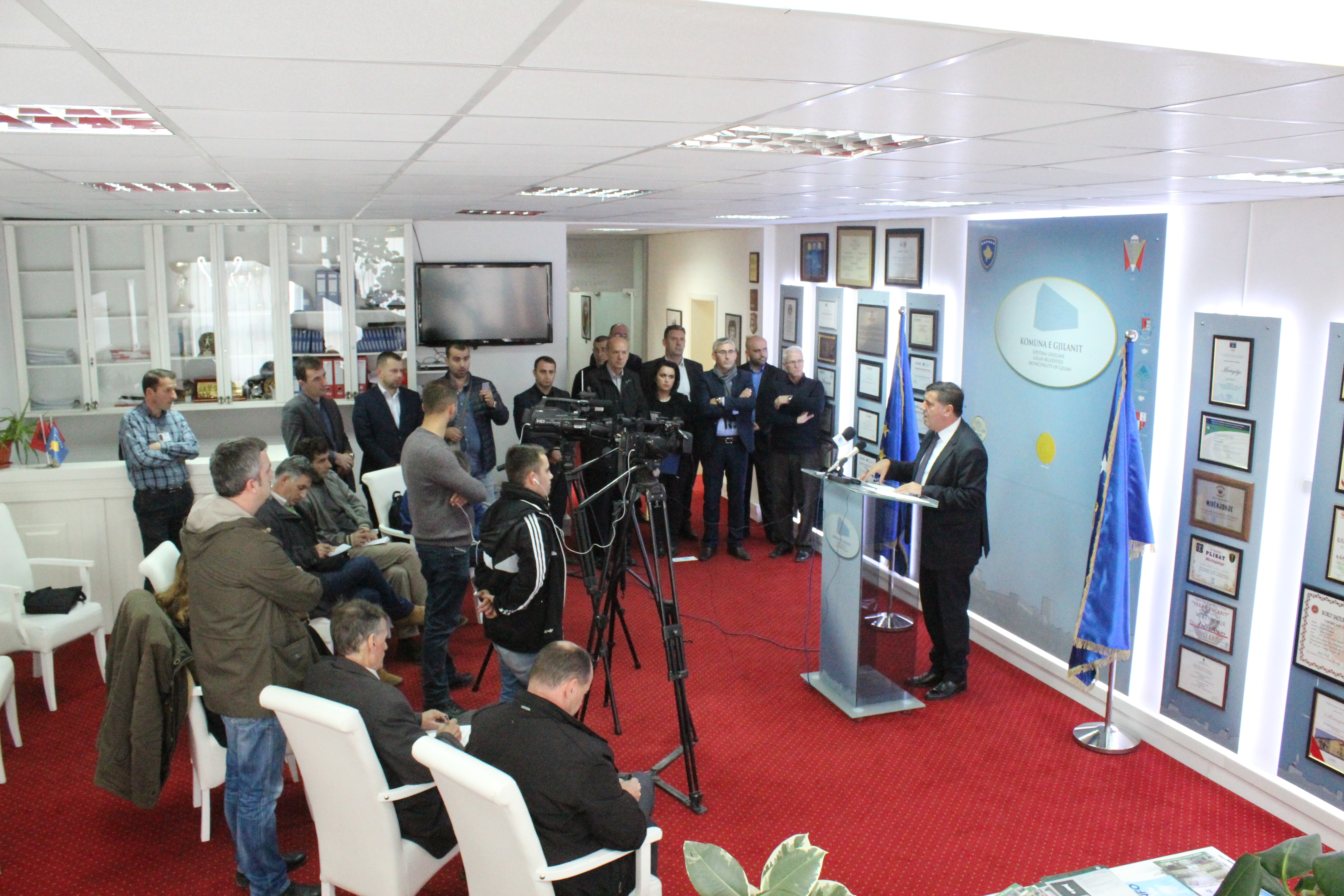 konferenca-LH-gjilan-05-10-2016.JPG